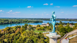 beograd i statua pobednika